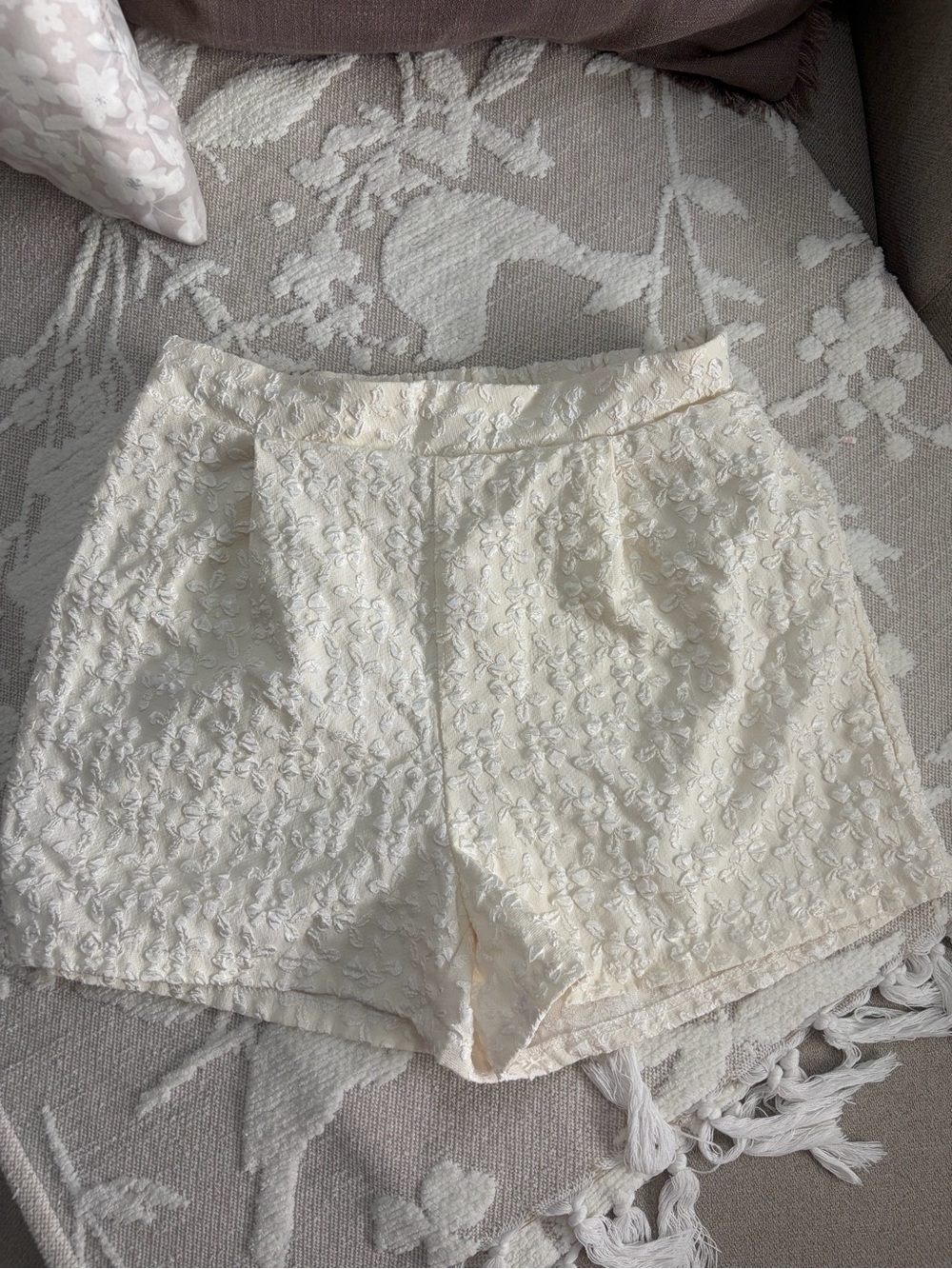 SHEIN Cream Lace Textured High-Waist Women’s Shorts